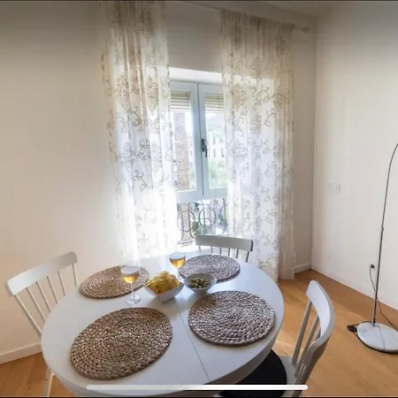 Beach, History And Center In One Apartment