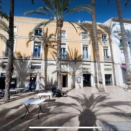 Beach, History And Center In One Apartment