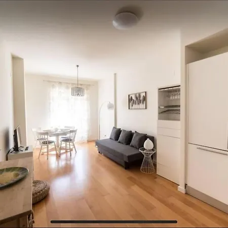 Beach, History And Center In One Apartment *